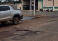 Buracos aumentam com período chuvoso e moradores cobram providências em Nova Andradina/MS