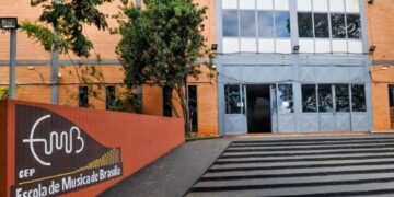 Alunos da Escola de Música de Brasília se apresentam na Rádio MEC