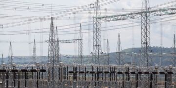Aneel prevê três leilões de transmissão de energia em 2027
