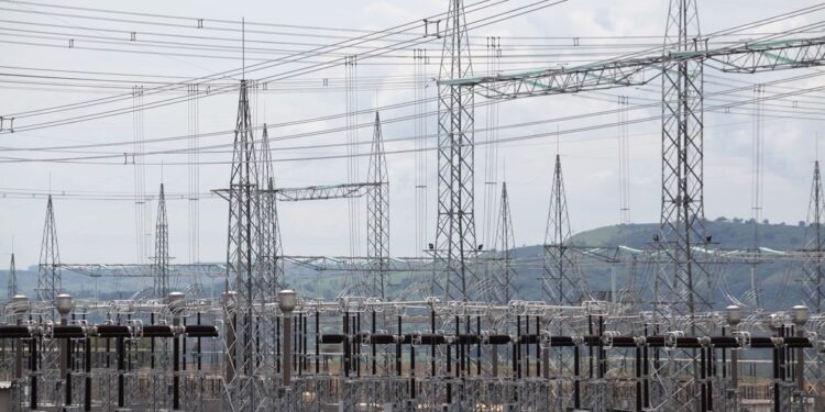 Aneel prevê três leilões de transmissão de energia em 2027