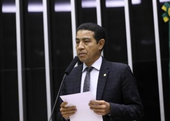 Comissão aprova política nacional de inclusão e letramento digital para pessoas idosas