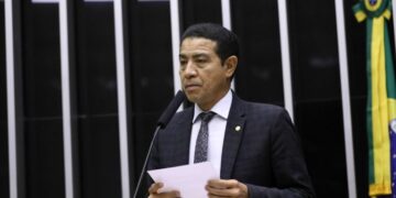 Comissão aprova política nacional de inclusão e letramento digital para pessoas idosas