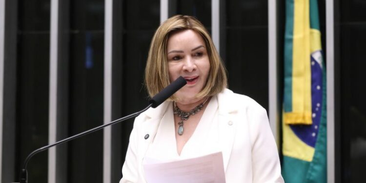 Comissão aprova regras para garantir continuidade dos estudos de vítimas de violência nas escolas