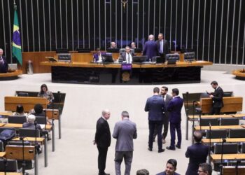 Deputados analisam acordo do Mercosul sobre proteção às mulheres; acompanhe