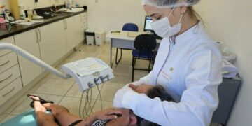 Fila de espera por próteses dentárias é alvo de requerimento na Câmara