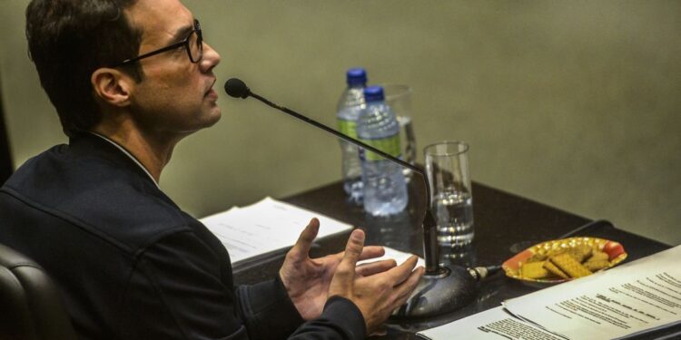Justiça intima Jairinho a justificar apelação por morte de Henry Borel