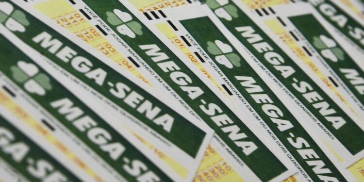 Mega-Sena não tem ganhador e prêmio sobe para R$ 6 milhões
